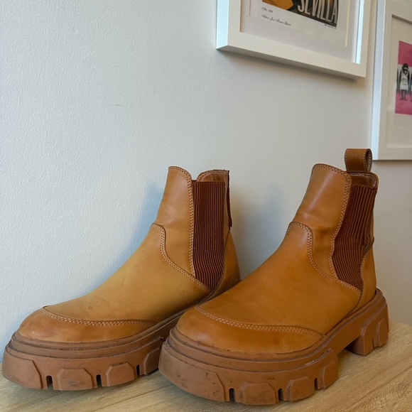 FARM Rio Multicolor Detail Tan Boots - Picture 3 of 4